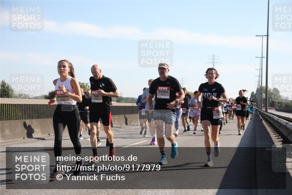 03.10.2025 - Köhlbrandbrückenlauf Yannick Fuchs http://msf.ph/oto/9177979 03.10.2025 11:17:19 Position 3 4564, 4346, 6563, 4293 meine-sportfotos.de