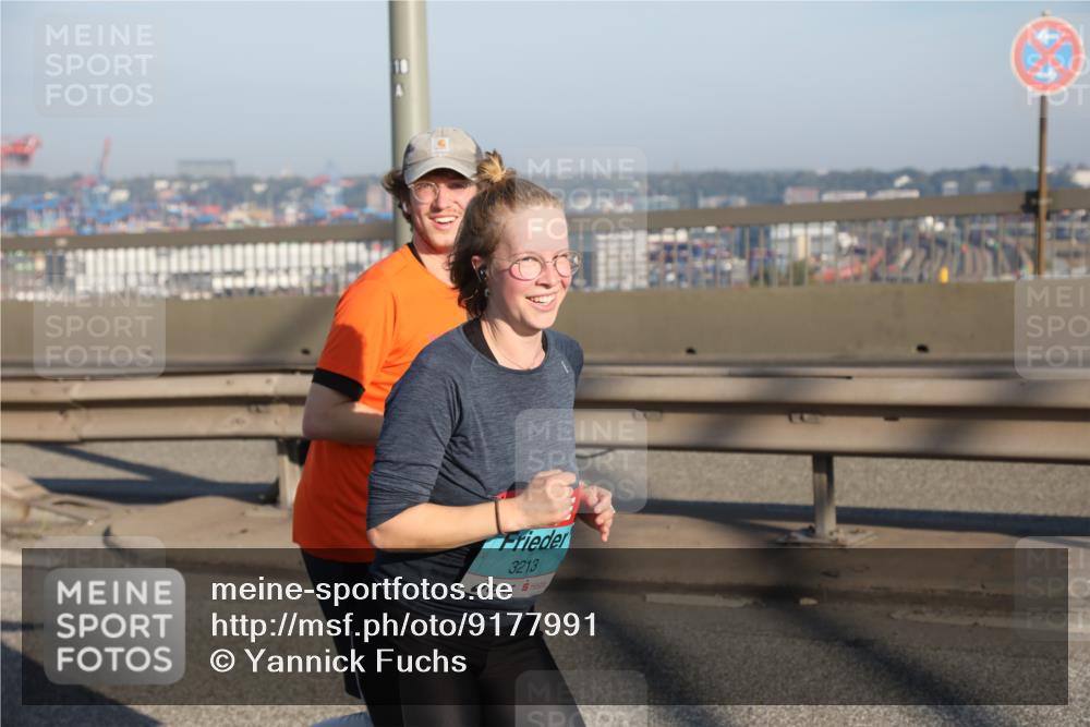 03.10.2025 - Köhlbrandbrückenlauf Yannick Fuchs http://msf.ph/oto/9177991 03.10.2025 08:49:29 Position 2 3213 meine-sportfotos.de