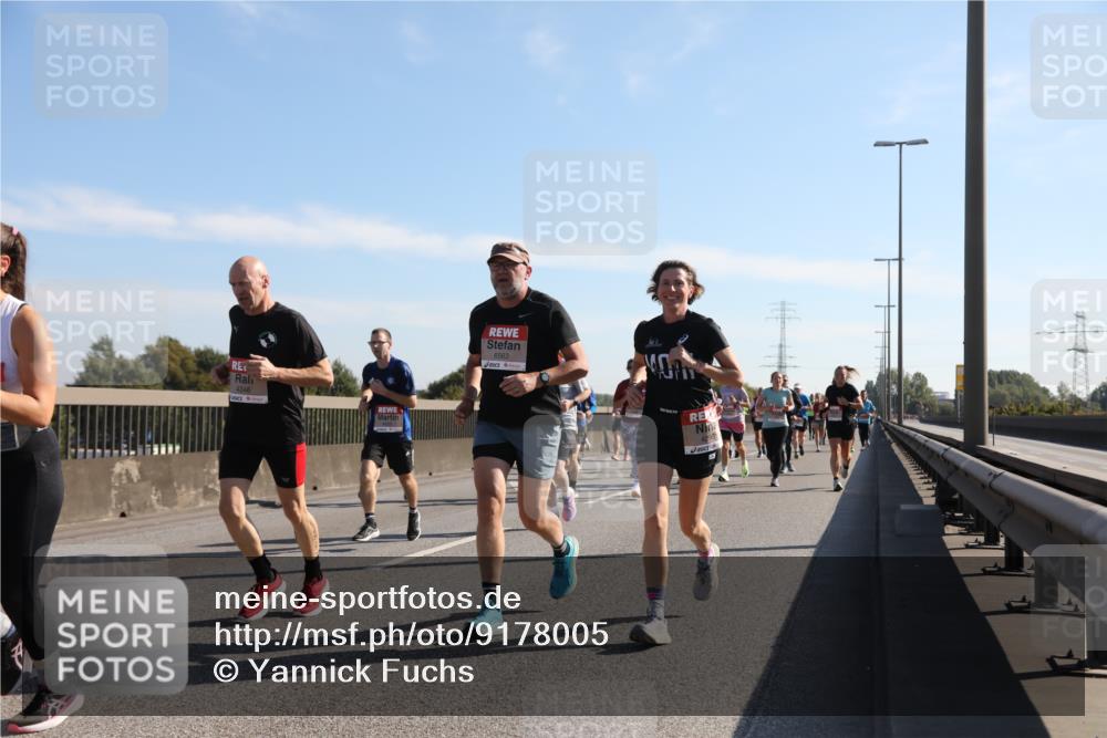 03.10.2025 - Köhlbrandbrückenlauf Yannick Fuchs http://msf.ph/oto/9178005 03.10.2025 11:17:21 Position 3 4346, 6563 meine-sportfotos.de