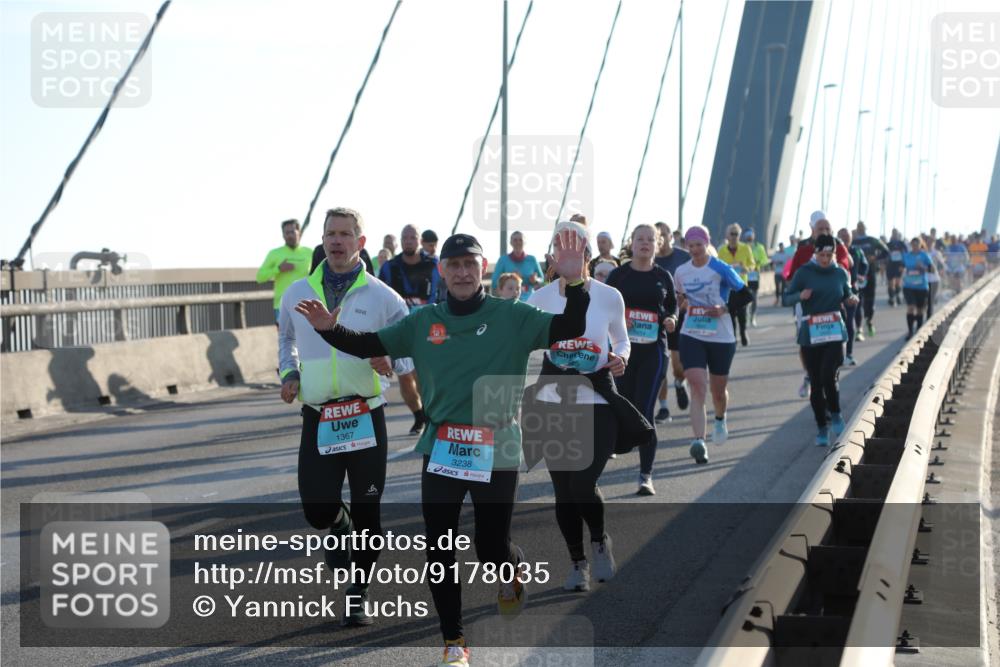 03.10.2025 - Köhlbrandbrückenlauf Yannick Fuchs http://msf.ph/oto/9178035 03.10.2025 08:30:09 Position 1 1367, 3238, 054 meine-sportfotos.de
