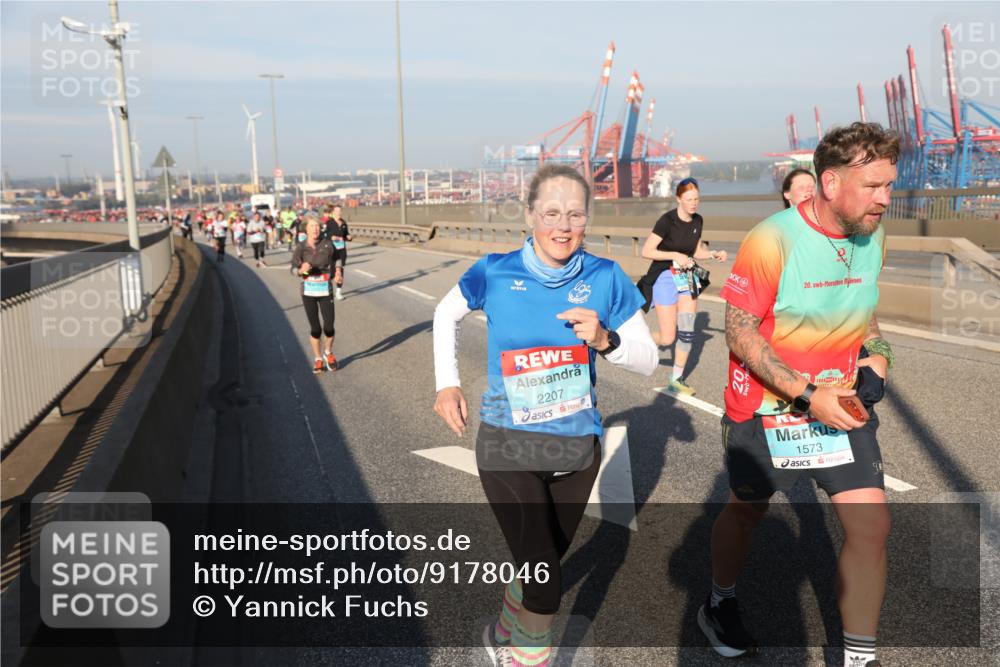03.10.2025 - Köhlbrandbrückenlauf Yannick Fuchs http://msf.ph/oto/9178046 03.10.2025 08:49:33 Position 2 2207, 20, 40, 20, 1573, 50 meine-sportfotos.de