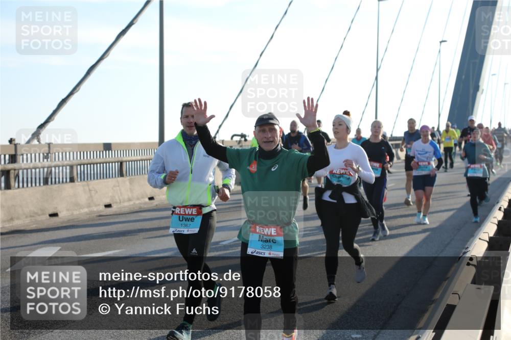 03.10.2025 - Köhlbrandbrückenlauf Yannick Fuchs http://msf.ph/oto/9178058 03.10.2025 08:30:10 Position 1 1367, 3238 meine-sportfotos.de