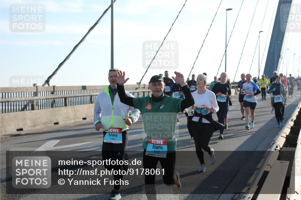 03.10.2025 - Köhlbrandbrückenlauf Yannick Fuchs http://msf.ph/oto/9178061 03.10.2025 08:30:10 Position 1 1367, 3238 meine-sportfotos.de