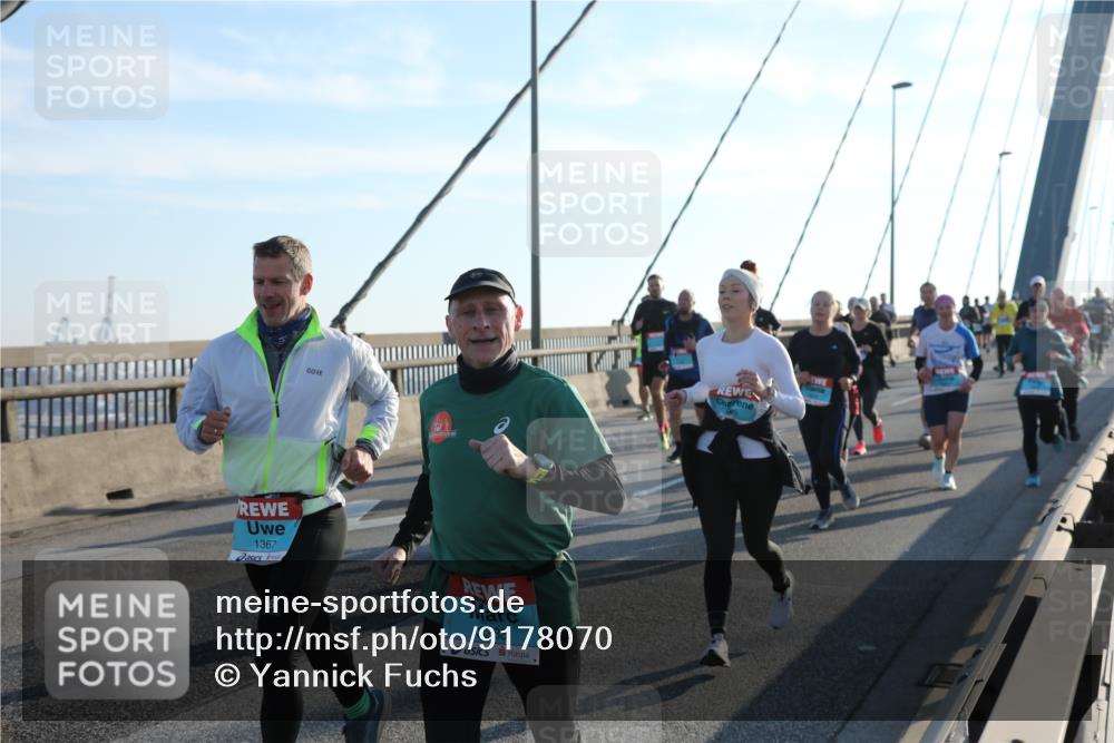 03.10.2025 - Köhlbrandbrückenlauf Yannick Fuchs http://msf.ph/oto/9178070 03.10.2025 08:30:11 Position 1 1367, 6, 3238 meine-sportfotos.de