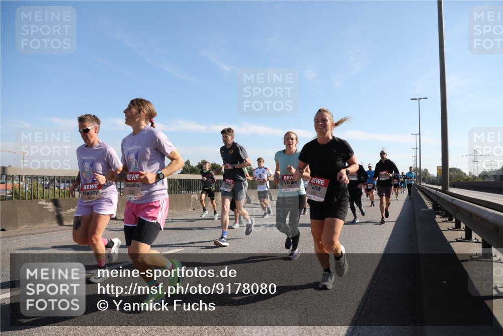 03.10.2025 - Köhlbrandbrückenlauf Yannick Fuchs http://msf.ph/oto/9178080 03.10.2025 11:17:25 Position 3 4260, 6224, 6222 meine-sportfotos.de