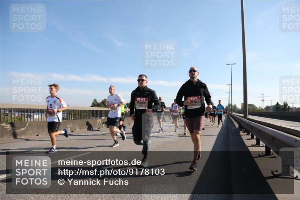 03.10.2025 - Köhlbrandbrückenlauf Yannick Fuchs http://msf.ph/oto/9178103 03.10.2025 11:17:27 Position 3 4533, 4202 meine-sportfotos.de