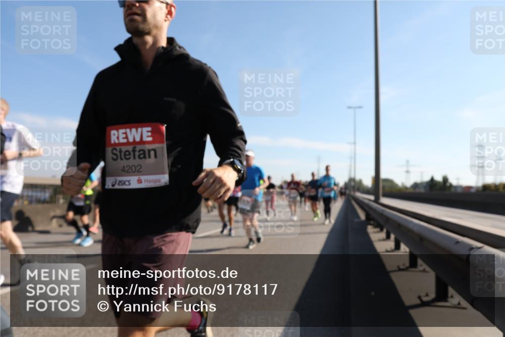 03.10.2025 - Köhlbrandbrückenlauf Yannick Fuchs http://msf.ph/oto/9178117 03.10.2025 11:17:27 Position 3 4202 meine-sportfotos.de