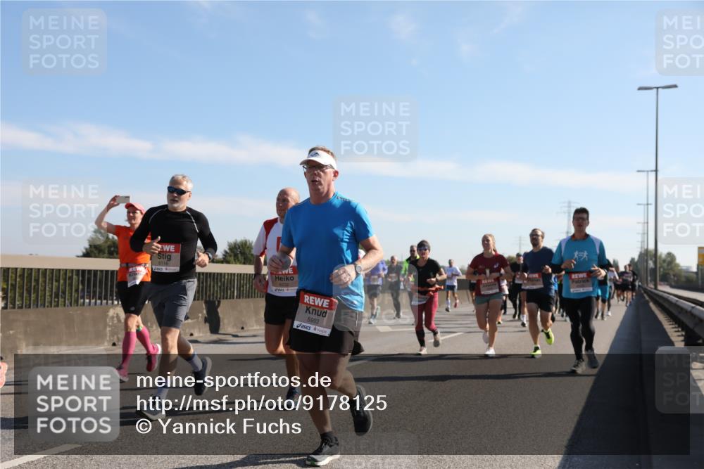 03.10.2025 - Köhlbrandbrückenlauf Yannick Fuchs http://msf.ph/oto/9178125 03.10.2025 11:17:28 Position 3 6116, 6232, 5993 meine-sportfotos.de