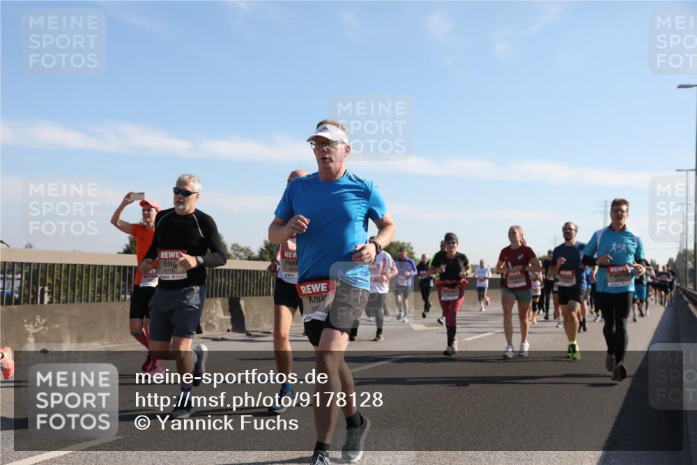 03.10.2025 - Köhlbrandbrückenlauf Yannick Fuchs http://msf.ph/oto/9178128 03.10.2025 11:17:28 Position 3 6116, 6232 meine-sportfotos.de