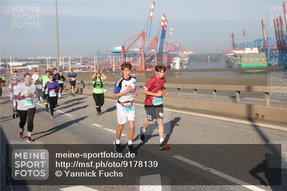 03.10.2025 - Köhlbrandbrückenlauf Yannick Fuchs http://msf.ph/oto/9178139 03.10.2025 08:49:41 Position 2 32, 3727 meine-sportfotos.de