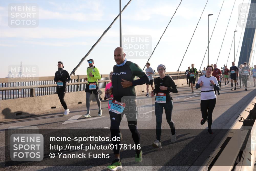 03.10.2025 - Köhlbrandbrückenlauf Yannick Fuchs http://msf.ph/oto/9178146 03.10.2025 08:30:21 Position 1 2126, 1844 meine-sportfotos.de