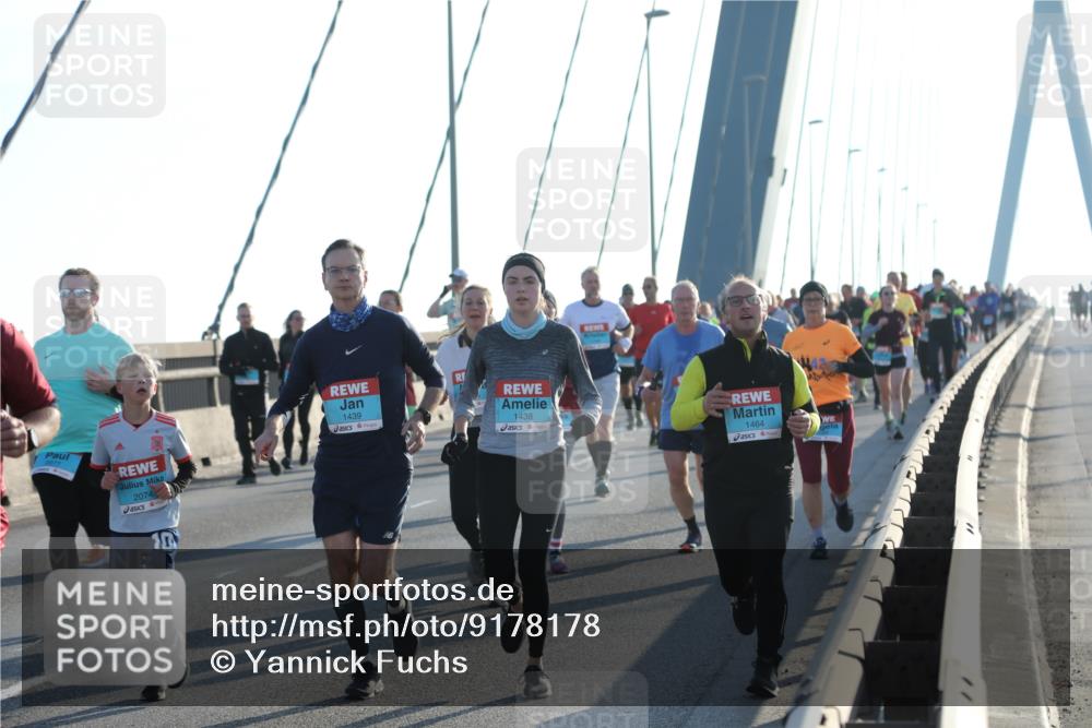 03.10.2025 - Köhlbrandbrückenlauf Yannick Fuchs http://msf.ph/oto/9178178 03.10.2025 08:30:25 Position 1 2074, 1439, 10, 1438, 1464 meine-sportfotos.de
