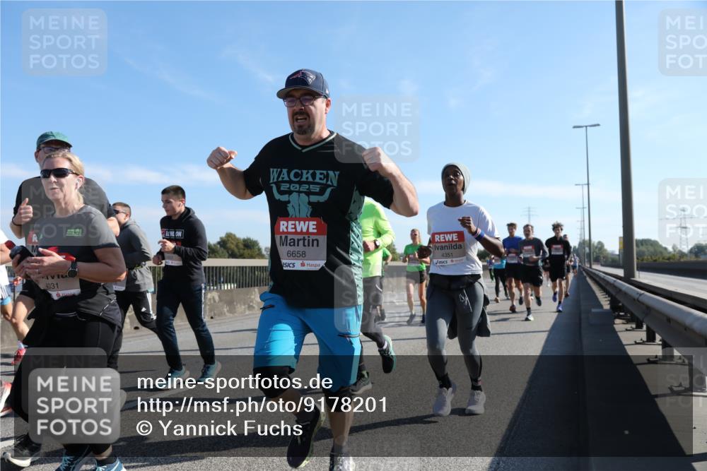 03.10.2025 - Köhlbrandbrückenlauf Yannick Fuchs http://msf.ph/oto/9178201 03.10.2025 11:17:35 Position 3 4031, 2025, 6658, 4351 meine-sportfotos.de