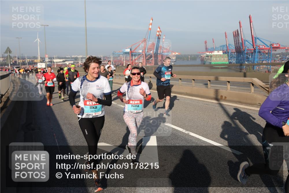 03.10.2025 - Köhlbrandbrückenlauf Yannick Fuchs http://msf.ph/oto/9178215 03.10.2025 08:49:46 Position 2 1671, 1659 meine-sportfotos.de