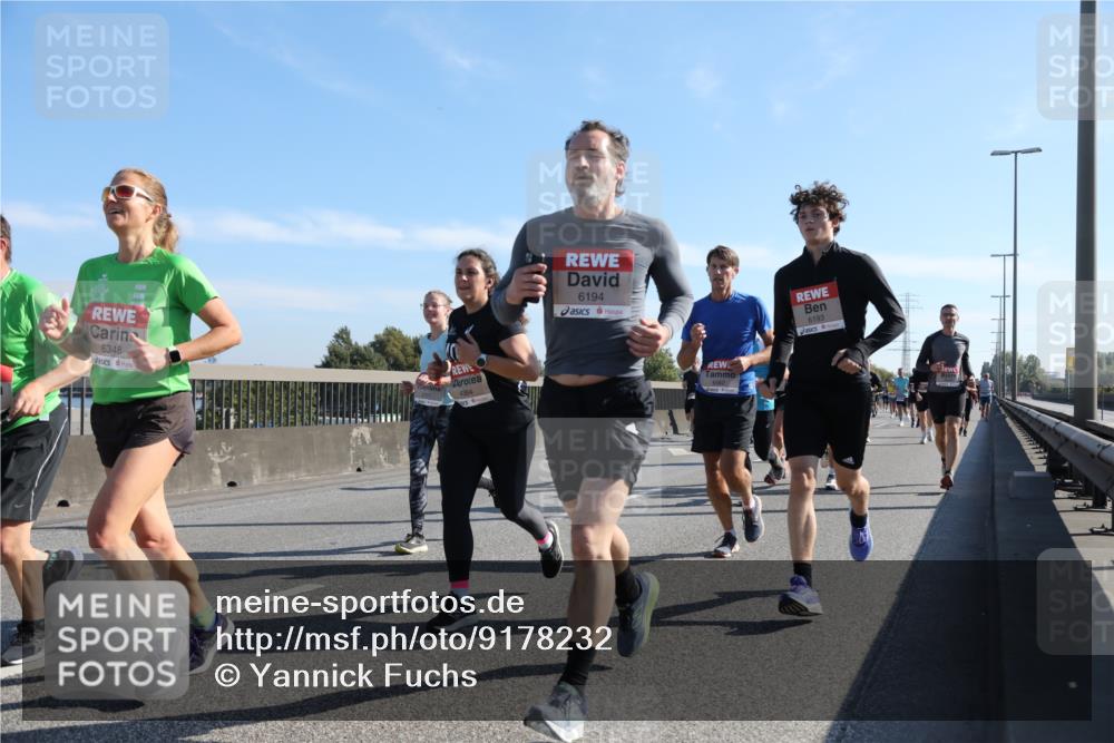 03.10.2025 - Köhlbrandbrückenlauf Yannick Fuchs http://msf.ph/oto/9178232 03.10.2025 11:17:38 Position 3 6348, 4364, 6194, 6193 meine-sportfotos.de