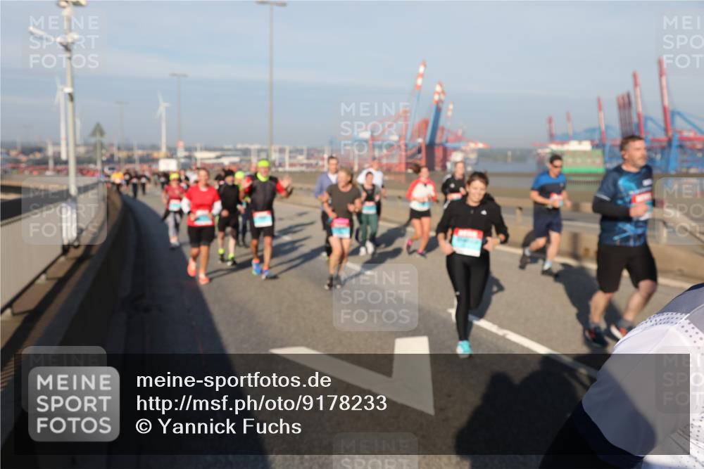 03.10.2025 - Köhlbrandbrückenlauf Yannick Fuchs http://msf.ph/oto/9178233 03.10.2025 08:49:48 Position 2  meine-sportfotos.de