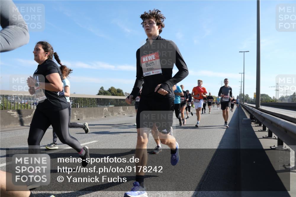 03.10.2025 - Köhlbrandbrückenlauf Yannick Fuchs http://msf.ph/oto/9178242 03.10.2025 11:17:38 Position 3 4364, 6193 meine-sportfotos.de