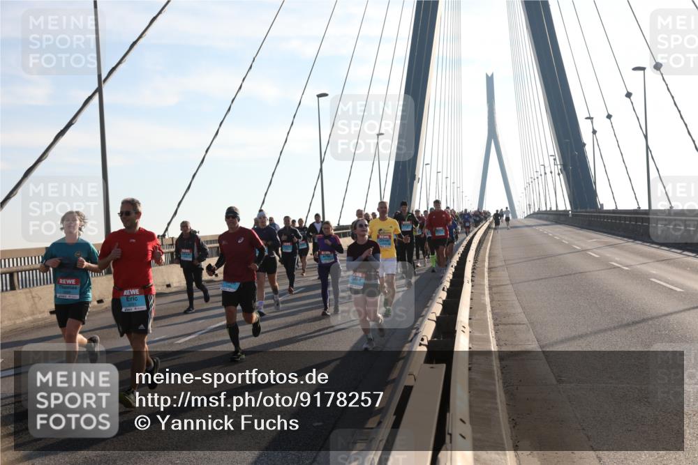 03.10.2025 - Köhlbrandbrückenlauf Yannick Fuchs http://msf.ph/oto/9178257 03.10.2025 08:30:33 Position 1 3201 meine-sportfotos.de