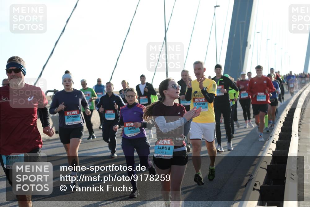 03.10.2025 - Köhlbrandbrückenlauf Yannick Fuchs http://msf.ph/oto/9178259 03.10.2025 08:30:34 Position 1 1195, 1801, 2015, 3642, 192 meine-sportfotos.de