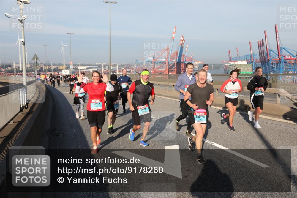 03.10.2025 - Köhlbrandbrückenlauf Yannick Fuchs http://msf.ph/oto/9178260 03.10.2025 08:49:49 Position 2 3486, 1743 meine-sportfotos.de