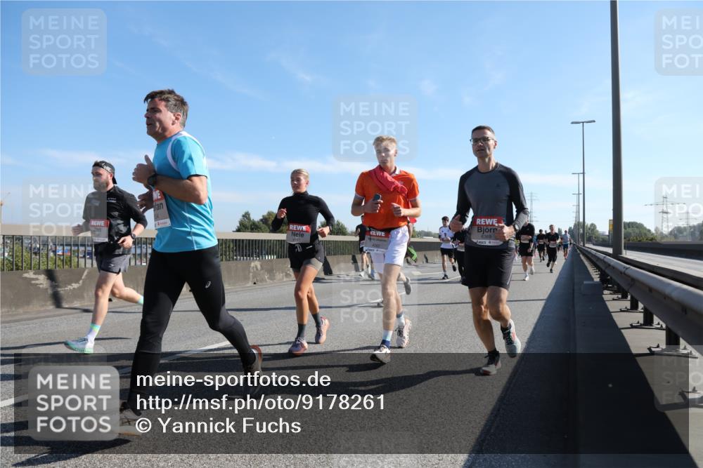03.10.2025 - Köhlbrandbrückenlauf Yannick Fuchs http://msf.ph/oto/9178261 03.10.2025 11:17:40 Position 3 6369 meine-sportfotos.de