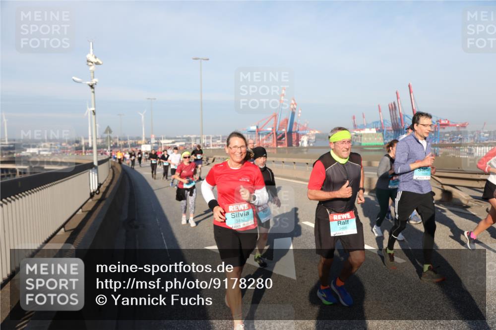 03.10.2025 - Köhlbrandbrückenlauf Yannick Fuchs http://msf.ph/oto/9178280 03.10.2025 08:49:51 Position 2 3487, 3486, 1556 meine-sportfotos.de