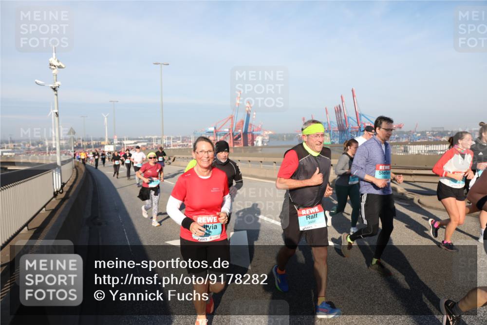 03.10.2025 - Köhlbrandbrückenlauf Yannick Fuchs http://msf.ph/oto/9178282 03.10.2025 08:49:51 Position 2 3486, 1556 meine-sportfotos.de
