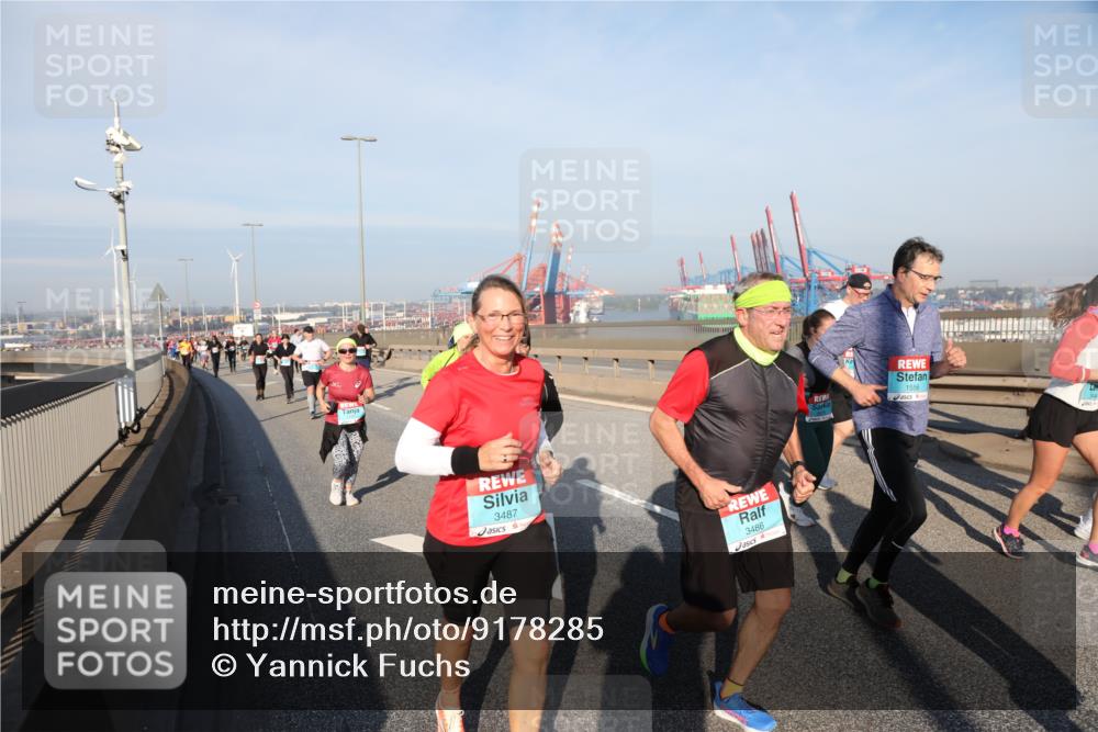 03.10.2025 - Köhlbrandbrückenlauf Yannick Fuchs http://msf.ph/oto/9178285 03.10.2025 08:49:51 Position 2 3487, 3486, 1556 meine-sportfotos.de