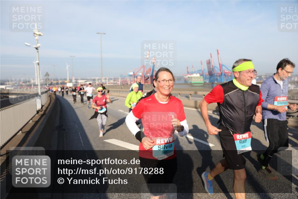 03.10.2025 - Köhlbrandbrückenlauf Yannick Fuchs http://msf.ph/oto/9178288 03.10.2025 08:49:51 Position 2 3487, 3486 meine-sportfotos.de