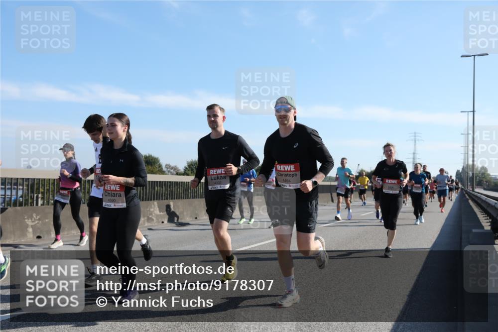 03.10.2025 - Köhlbrandbrückenlauf Yannick Fuchs http://msf.ph/oto/9178307 03.10.2025 11:17:43 Position 3 4590, 4302, 4494 meine-sportfotos.de