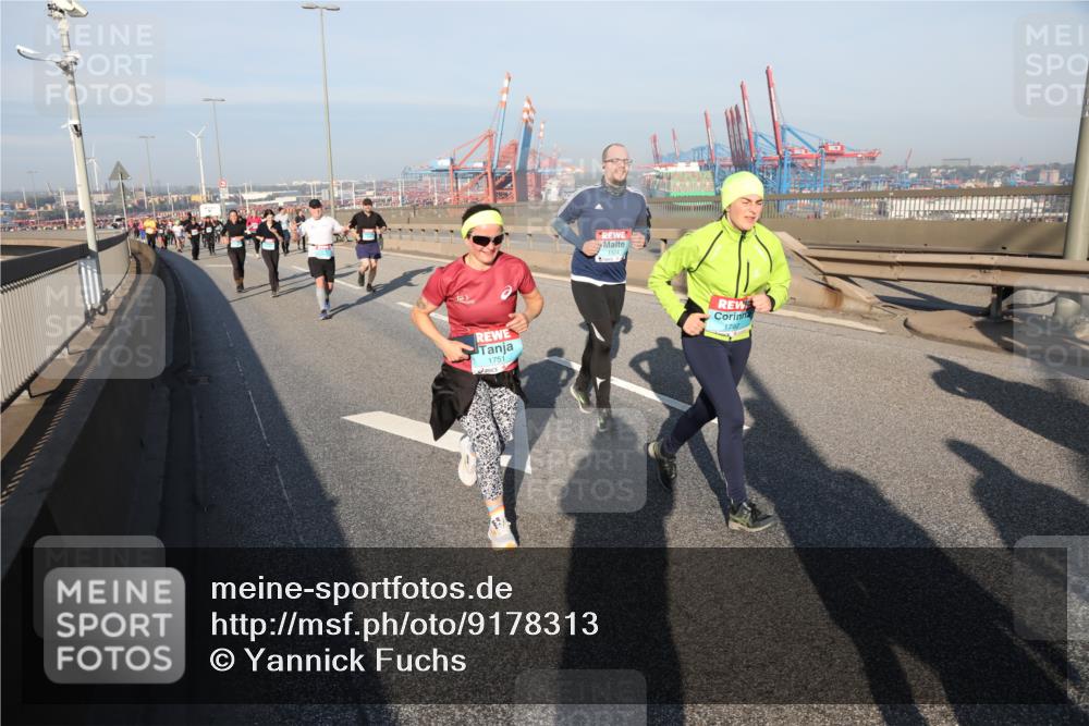 03.10.2025 - Köhlbrandbrückenlauf Yannick Fuchs http://msf.ph/oto/9178313 03.10.2025 08:49:53 Position 2 1751, 1124, 1792 meine-sportfotos.de