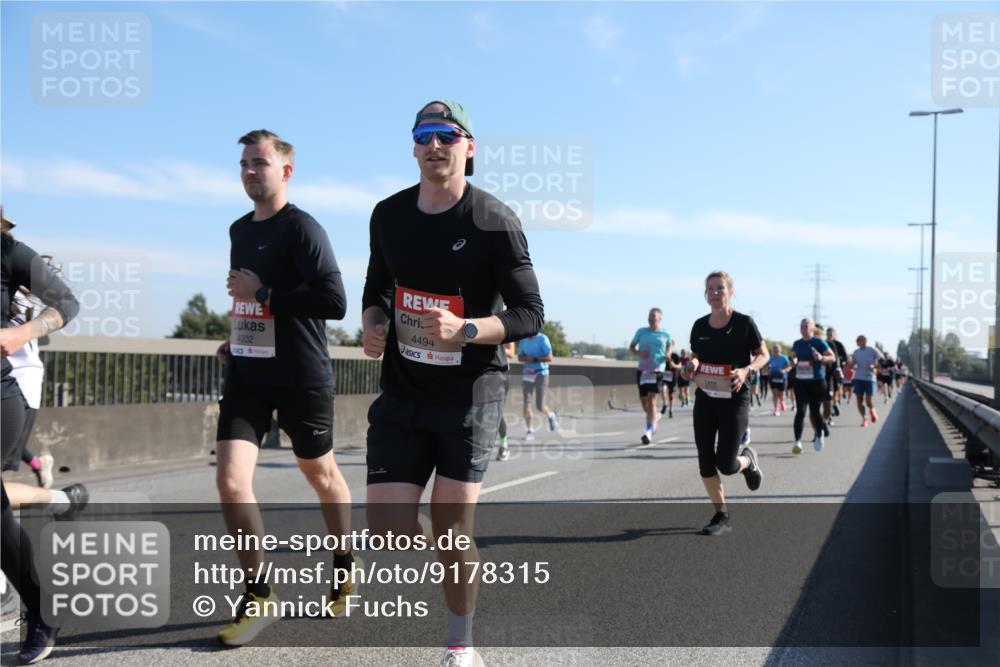 03.10.2025 - Köhlbrandbrückenlauf Yannick Fuchs http://msf.ph/oto/9178315 03.10.2025 11:17:43 Position 3 4302, 4494 meine-sportfotos.de