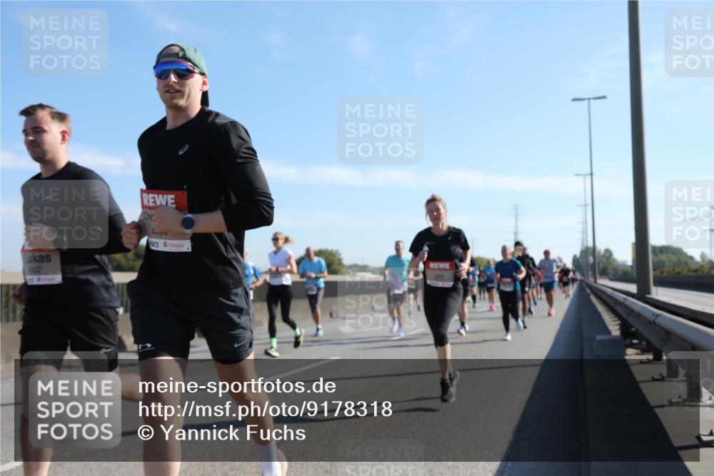 03.10.2025 - Köhlbrandbrückenlauf Yannick Fuchs http://msf.ph/oto/9178318 03.10.2025 11:17:43 Position 3 1302, 4454 meine-sportfotos.de