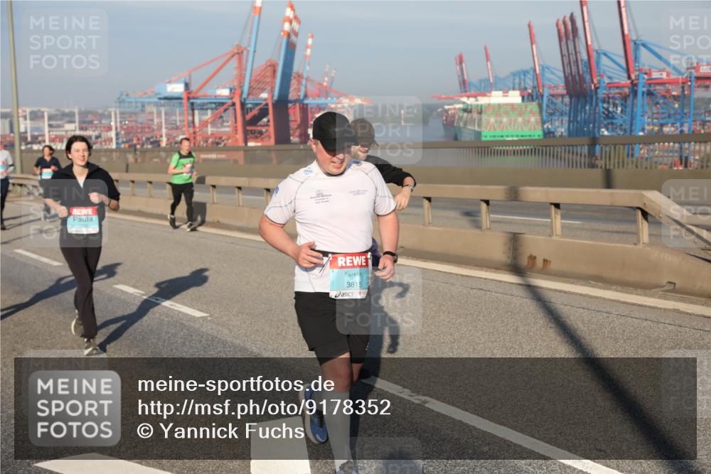 03.10.2025 - Köhlbrandbrückenlauf Yannick Fuchs http://msf.ph/oto/9178352 03.10.2025 08:49:56 Position 2 3815 meine-sportfotos.de