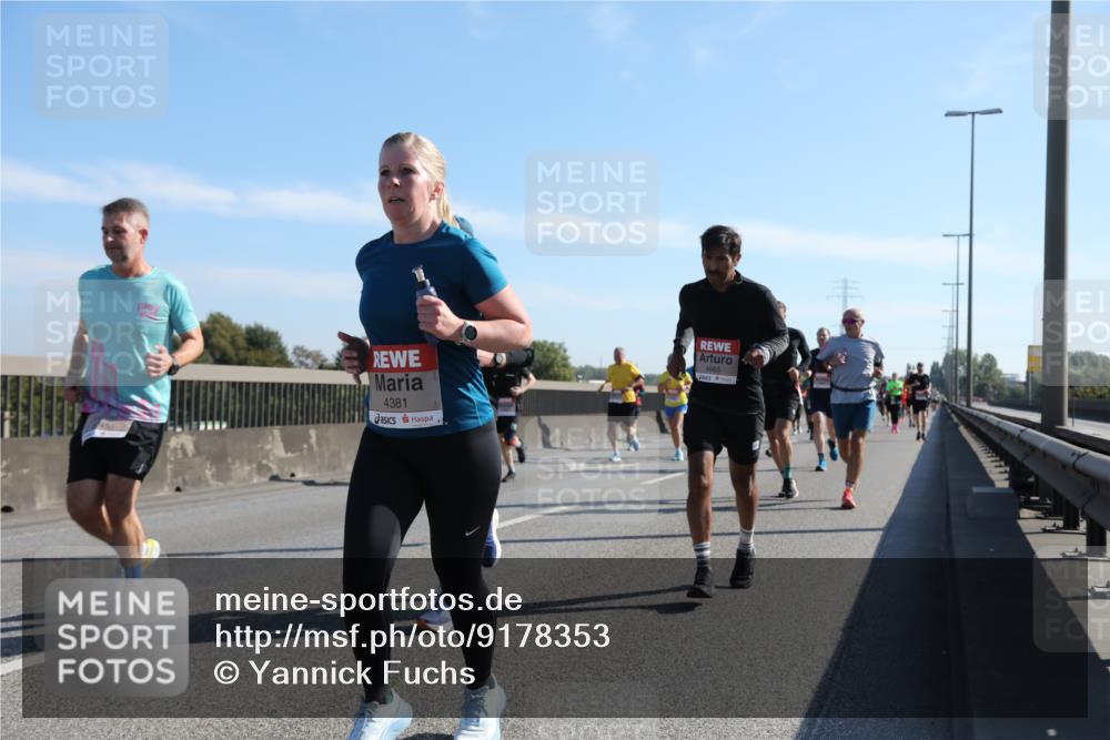 03.10.2025 - Köhlbrandbrückenlauf Yannick Fuchs http://msf.ph/oto/9178353 03.10.2025 11:17:46 Position 3 4381, 4665 meine-sportfotos.de