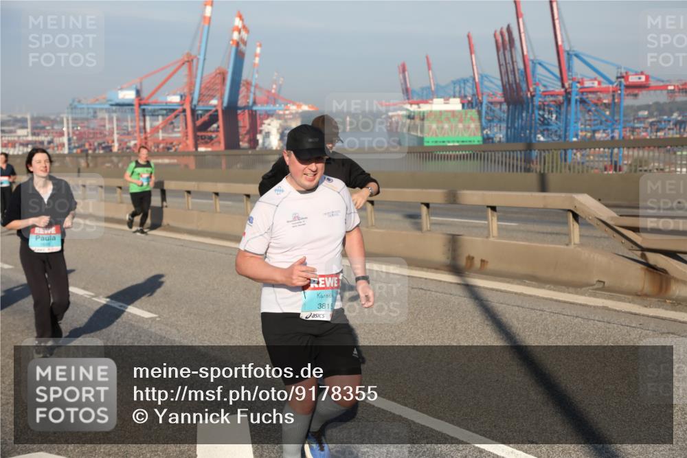 03.10.2025 - Köhlbrandbrückenlauf Yannick Fuchs http://msf.ph/oto/9178355 03.10.2025 08:49:56 Position 2 10, 3815 meine-sportfotos.de