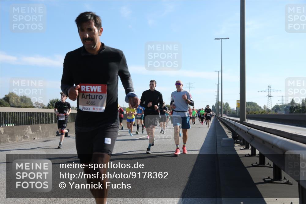 03.10.2025 - Köhlbrandbrückenlauf Yannick Fuchs http://msf.ph/oto/9178362 03.10.2025 11:17:47 Position 3 4665 meine-sportfotos.de