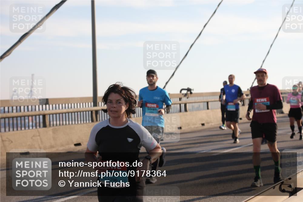 03.10.2025 - Köhlbrandbrückenlauf Yannick Fuchs http://msf.ph/oto/9178364 03.10.2025 08:31:06 Position 1 1796 meine-sportfotos.de