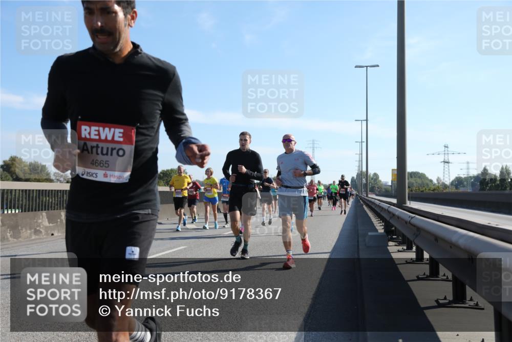03.10.2025 - Köhlbrandbrückenlauf Yannick Fuchs http://msf.ph/oto/9178367 03.10.2025 11:17:47 Position 3 4665 meine-sportfotos.de