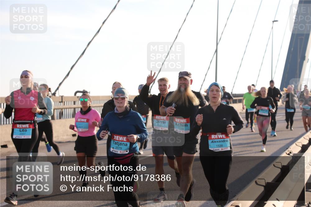 03.10.2025 - Köhlbrandbrückenlauf Yannick Fuchs http://msf.ph/oto/9178386 03.10.2025 08:31:08 Position 1 2957, 3827, 2079, 1391, 1419, 1538 meine-sportfotos.de