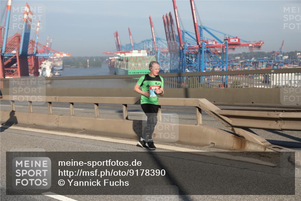 03.10.2025 - Köhlbrandbrückenlauf Yannick Fuchs http://msf.ph/oto/9178390 03.10.2025 08:50:00 Position 2  meine-sportfotos.de