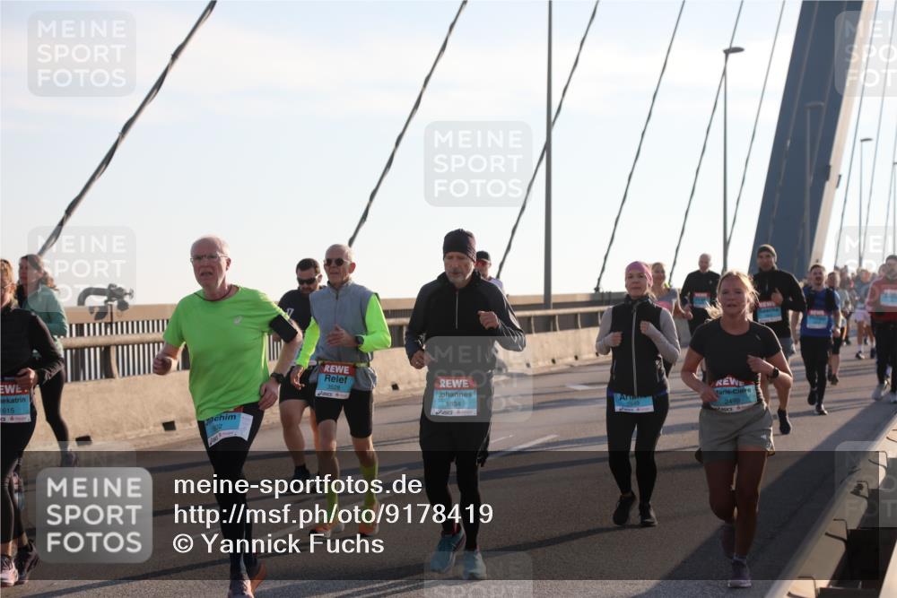 03.10.2025 - Köhlbrandbrückenlauf Yannick Fuchs http://msf.ph/oto/9178419 03.10.2025 08:31:12 Position 1 1615, 3528, 1634, 2499 meine-sportfotos.de