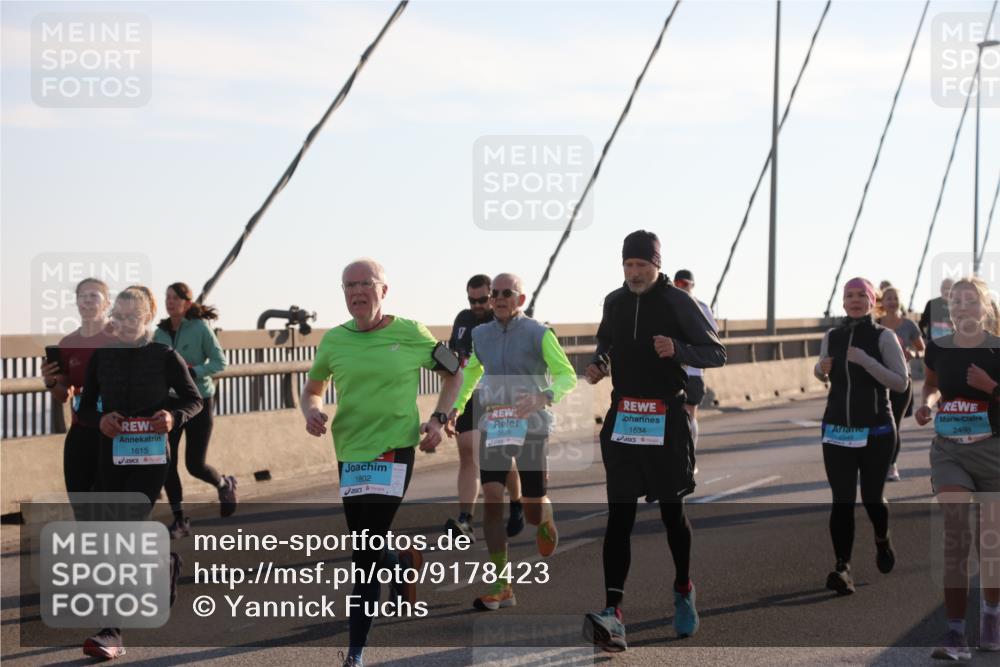 03.10.2025 - Köhlbrandbrückenlauf Yannick Fuchs http://msf.ph/oto/9178423 03.10.2025 08:31:13 Position 1 1615, 1802, 3528, 1634, 2499 meine-sportfotos.de