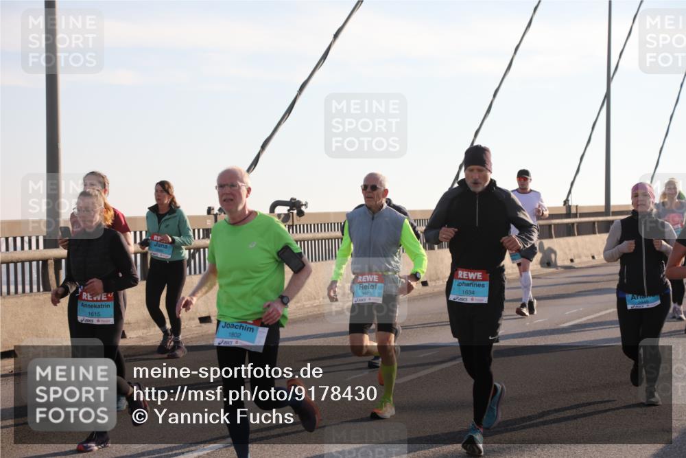 03.10.2025 - Köhlbrandbrückenlauf Yannick Fuchs http://msf.ph/oto/9178430 03.10.2025 08:31:13 Position 1 1615, 1802, 3528, 1634 meine-sportfotos.de