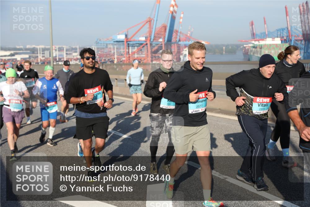 03.10.2025 - Köhlbrandbrückenlauf Yannick Fuchs http://msf.ph/oto/9178440 03.10.2025 08:50:08 Position 2 1551, 2577, 2372 meine-sportfotos.de