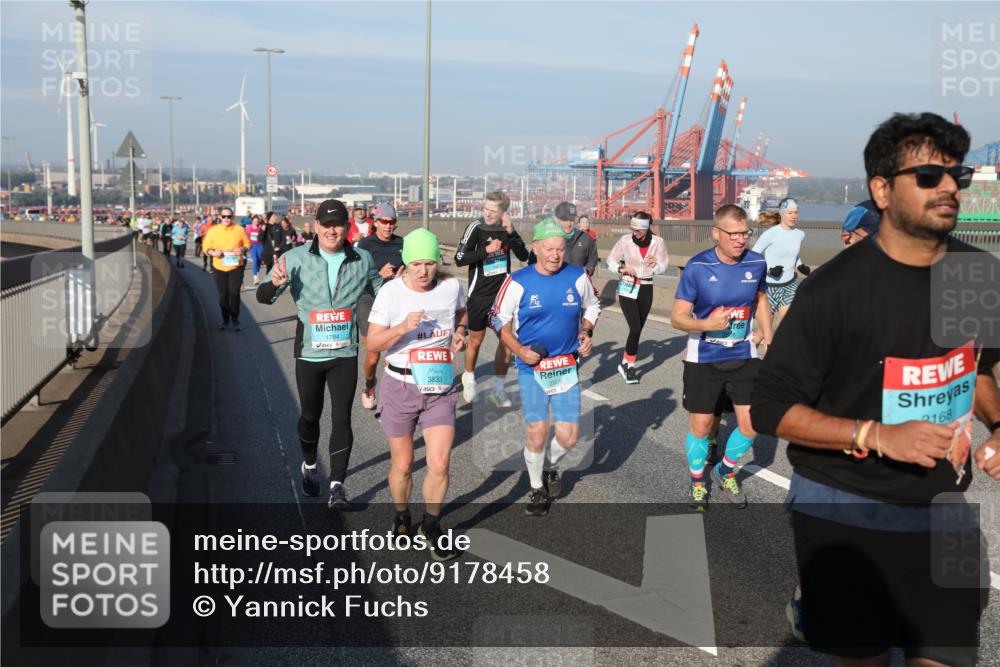 03.10.2025 - Köhlbrandbrückenlauf Yannick Fuchs http://msf.ph/oto/9178458 03.10.2025 08:50:10 Position 2 1794, 3833, 3505, 2168 meine-sportfotos.de
