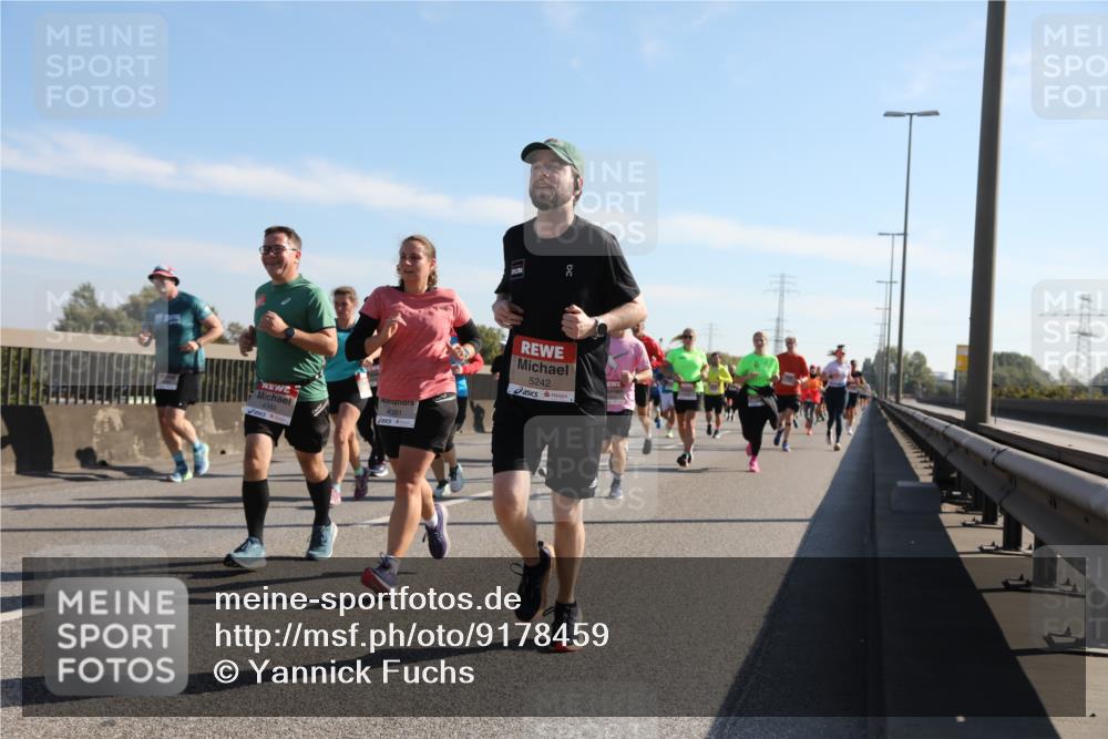03.10.2025 - Köhlbrandbrückenlauf Yannick Fuchs http://msf.ph/oto/9178459 03.10.2025 11:17:54 Position 3 5242, 4391 meine-sportfotos.de