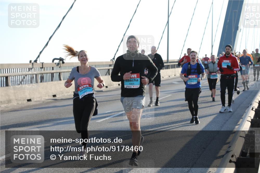 03.10.2025 - Köhlbrandbrückenlauf Yannick Fuchs http://msf.ph/oto/9178460 03.10.2025 08:31:17 Position 1 1907, 1905, 2812 meine-sportfotos.de