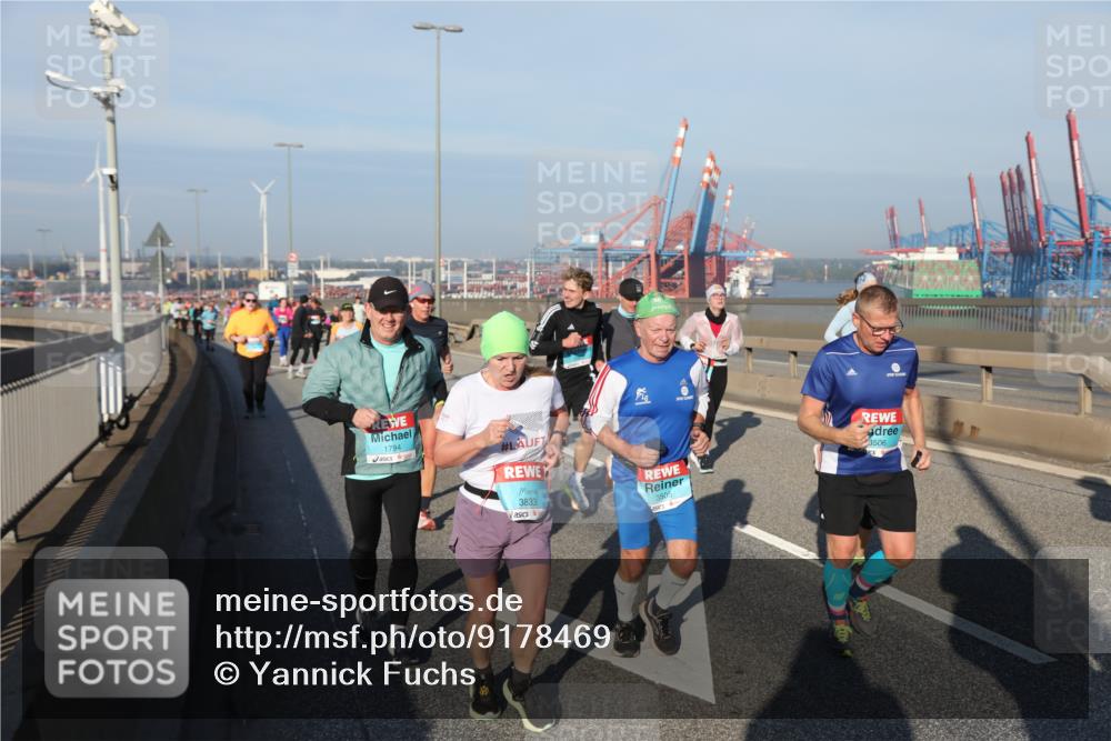 03.10.2025 - Köhlbrandbrückenlauf Yannick Fuchs http://msf.ph/oto/9178469 03.10.2025 08:50:10 Position 2 1794, 3833, 3505, 3506 meine-sportfotos.de