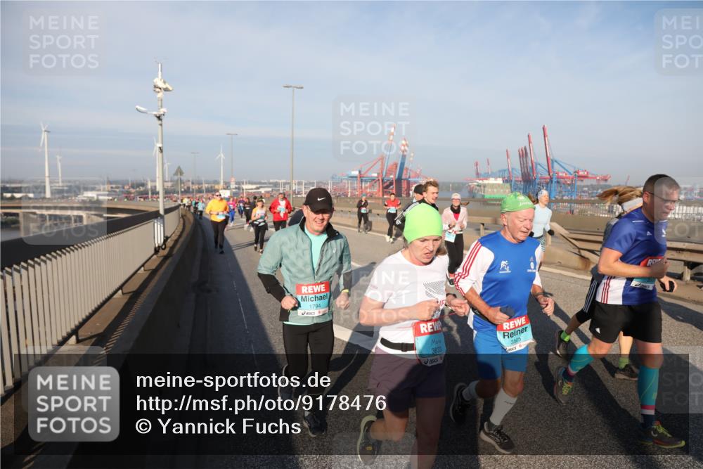 03.10.2025 - Köhlbrandbrückenlauf Yannick Fuchs http://msf.ph/oto/9178476 03.10.2025 08:50:11 Position 2 1794, 3833, 3505 meine-sportfotos.de